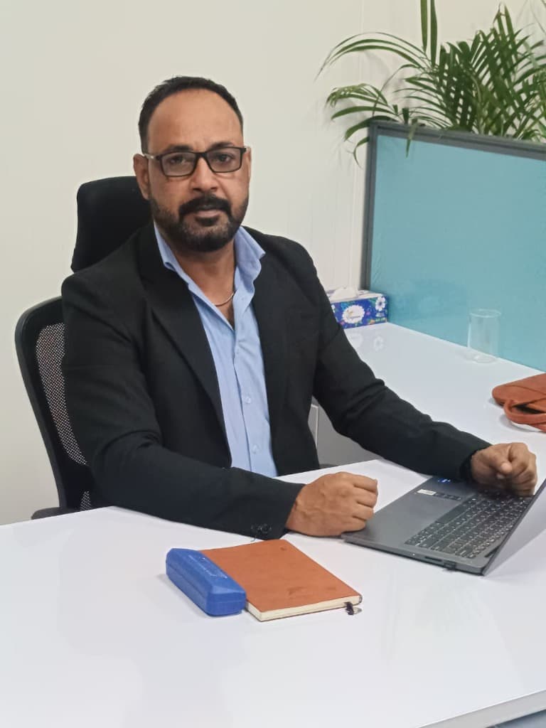 Hanif Khan - Director & Industrial Psychologist